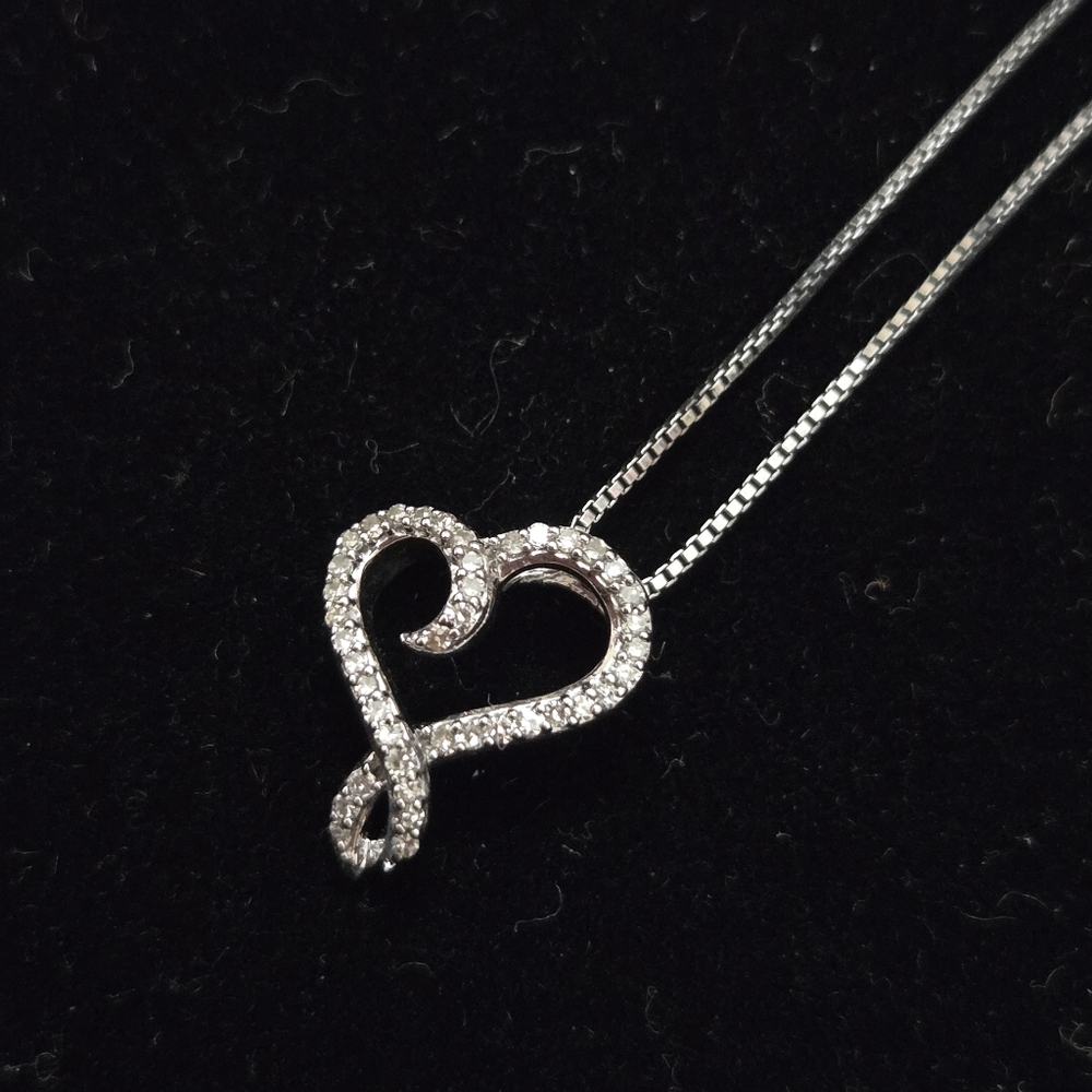 HALLMARK Diamond Heart Necklace 925 Sterling Silver 18"‎ Box Chain0